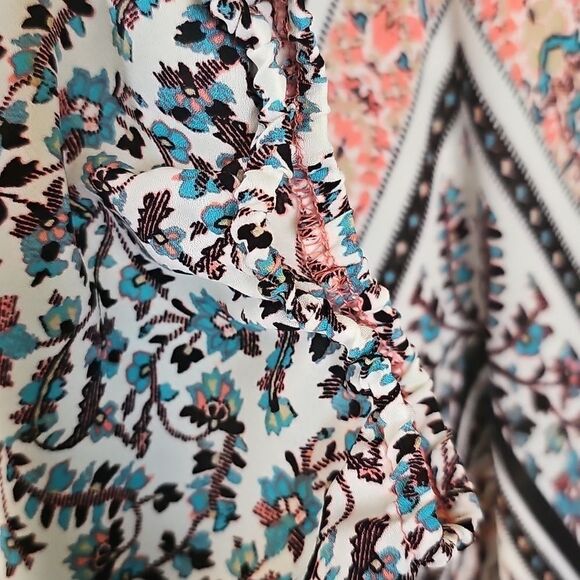 Free 2‎ Luv Bohemian Floral Print Blouse 3X - Picture 5 of 7
